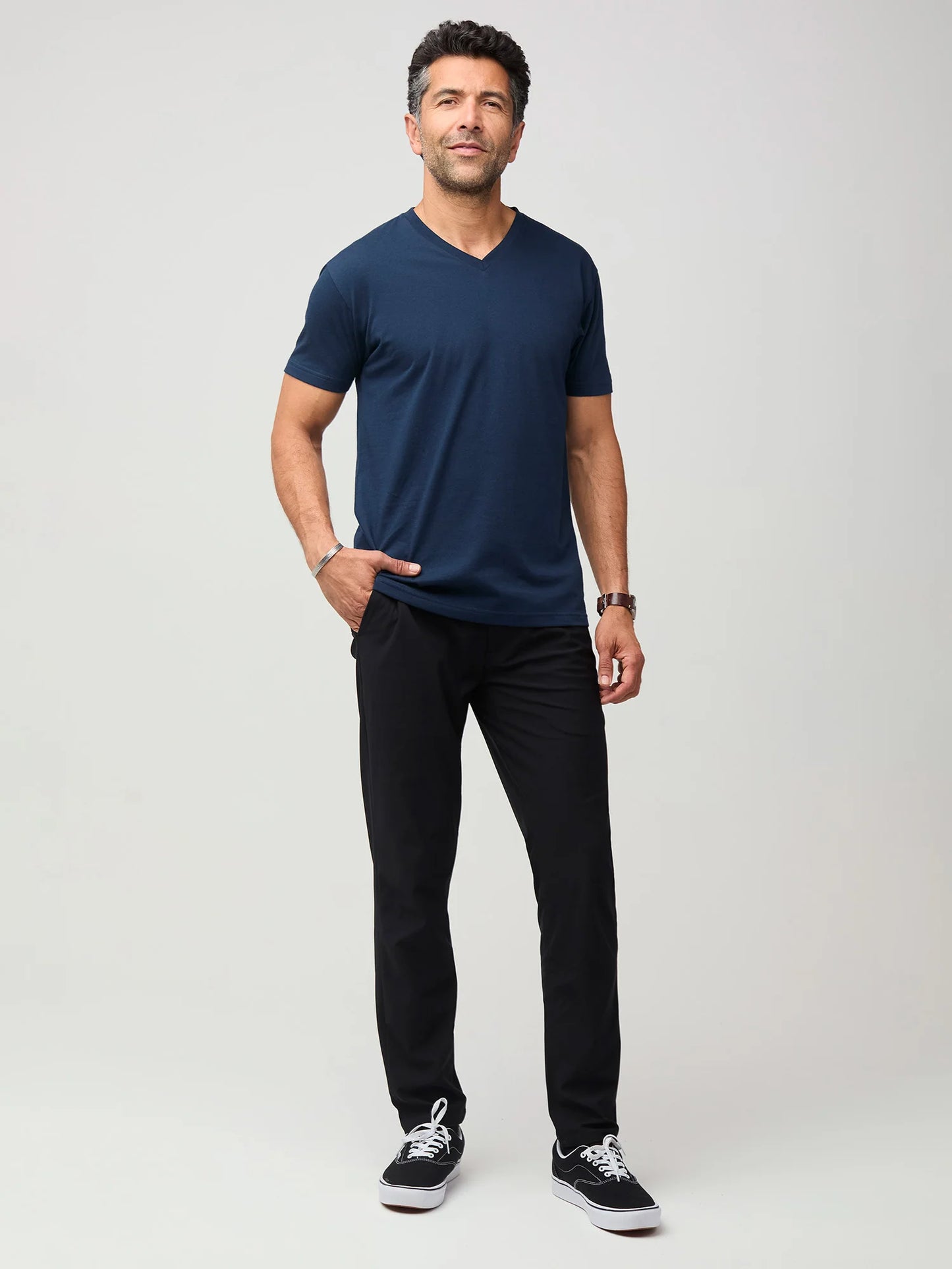 Winter Essentials V-Neck 10-Pack
